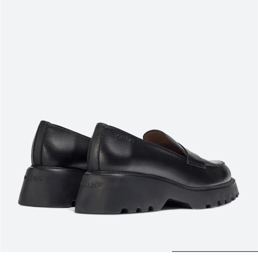 Wonders Black Leather Loafers